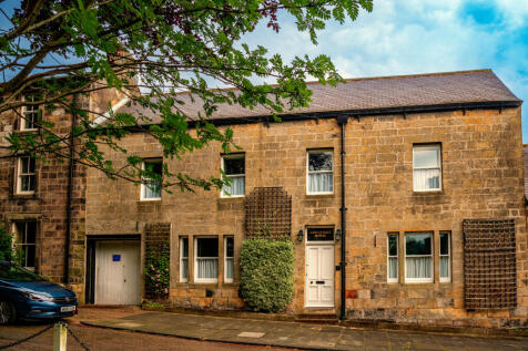 4 bedroom town house for sale