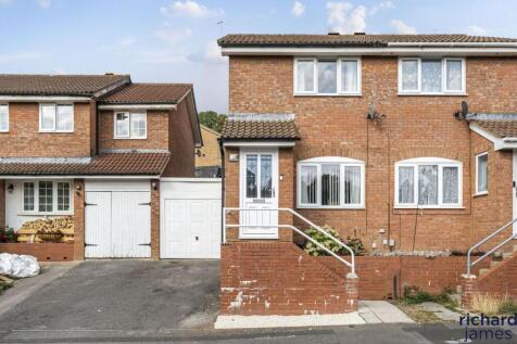 2 bedroom semi-detached house for sale