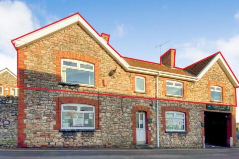 3 bedroom flat for sale