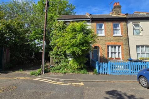 40 Church Path, Mitcham, Surrey, CR4 3BN 3 bed end of terrace house for sale
