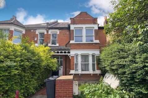 Flat 2, 9 Avenue Road, Isleworth... 1 bed flat for sale