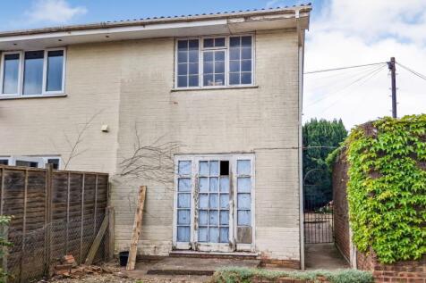 2 bedroom end of terrace house for sale