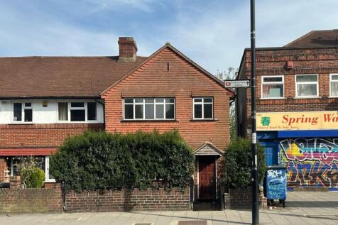 431 Brockley Road, Lewisham, London... 3 bed end of terrace house for sale
