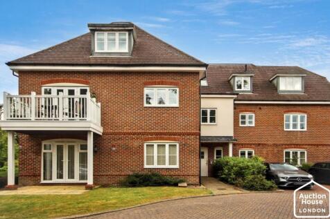 36 Upper Meadow, Hedgerley Lane... 2 bed flat for sale