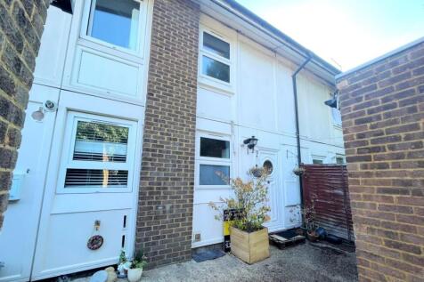 31 Thirlmere Gardens, Northwood... 2 bed terraced house for sale