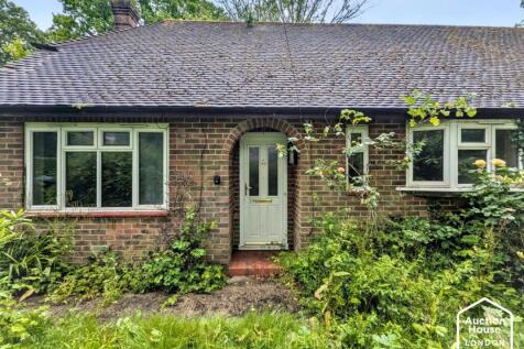 29 Washington Road, Haywards Heath... 2 bed semi