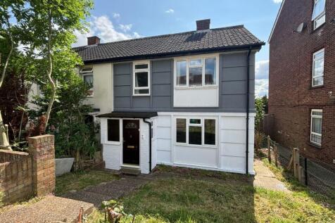 4 Harlow Gardens, Romford, Essex, RM5... 3 bed semi
