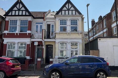 Flat C, 1 St Margarets Avenue... 2 bed flat for sale