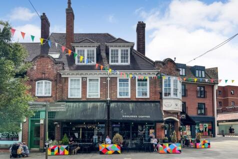 27C Leys Avenue, Letchworth Garden... 2 bed flat for sale