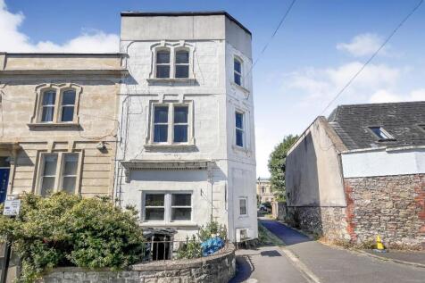 3 bedroom flat for sale