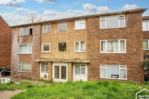 110 Roseholme, Maidstone, Kent, ME16 8DS 2 bed flat for sale