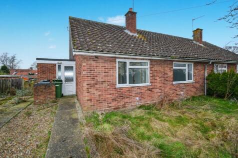 16 New Street, Cawston, Norwich... 2 bed semi