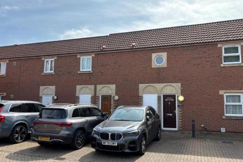 14 Routh Court, Feltham, Middlesex... 2 bed flat for sale