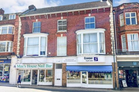 2 Shipden House, High Street, Cromer... 2 bed flat for sale