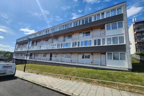 3 bedroom flat for sale