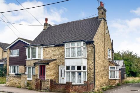 53 Station Road, Flitwick, Bedford... 2 bed semi