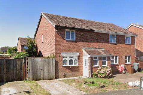 4 Shepperton Close, Chatham, Kent... 3 bed semi