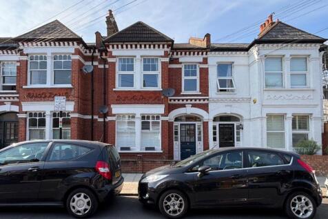6 Wheatlands Road, Tooting, London... 4 bed flat for sale