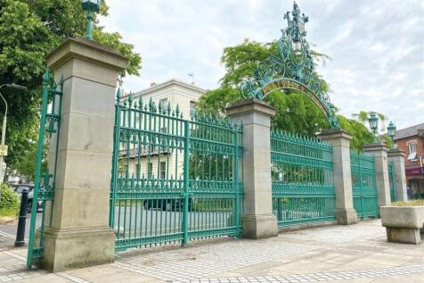 Flat 7, 1 Pittville Lawn, Cheltenham... 1 bed flat for sale