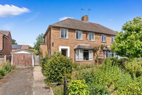 Mansion Gardens, Evesham WR11 3 bed semi