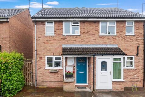 2 bedroom semi-detached house for sale