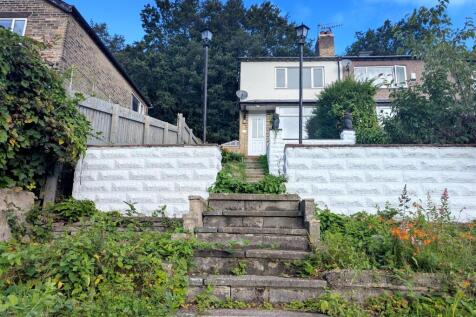 Parkfield Drive, Sowerby Bridge HX6 2 bed end of terrace house for sale