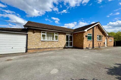 3 bedroom detached bungalow for sale
