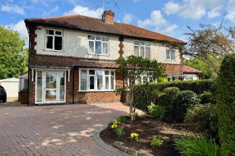 3 bedroom semi-detached house for sale