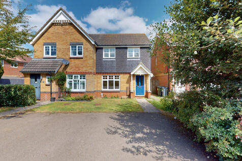 Gordon Close, Ashford, Kent, TN24 3 bed semi