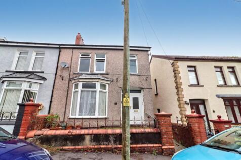 Bedlinog, Treharris CF46 3 bed terraced house for sale