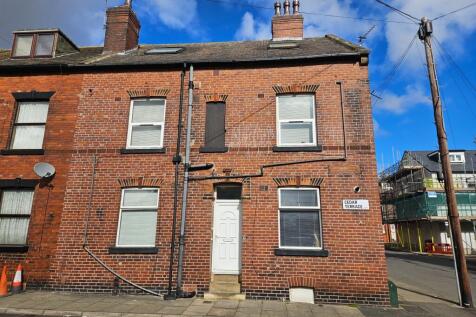 Cedar Terrace, Leeds 3 bed terraced house for sale