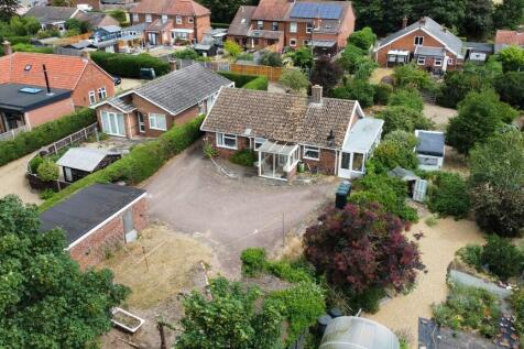 Black Horse Lane, Ditchingham 3 bed detached bungalow for sale