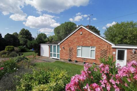 Mayfair Road, Bungay 2 bed detached bungalow for sale