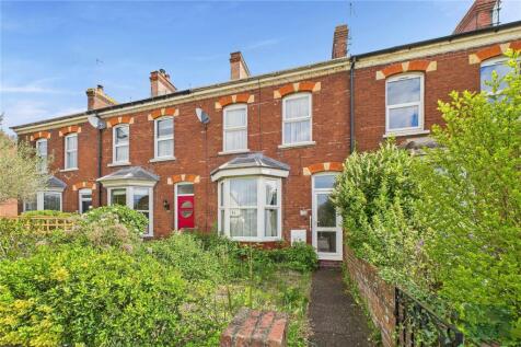 Terraced house for sale