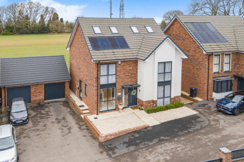 6 bedroom detached house for sale