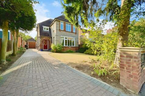 Longstomps Avenue, Chelmsford, CM2 3 bed detached house for sale