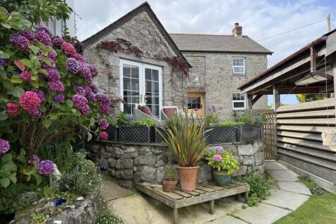 Penryn TR10 4 bed detached house for sale