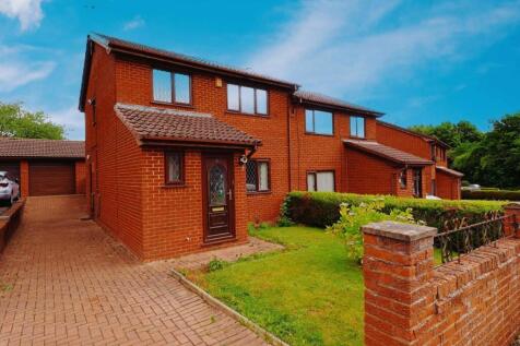 3 bedroom semi-detached house for sale