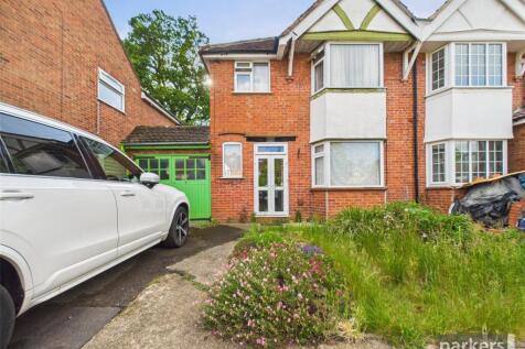3 bedroom semi-detached house for sale