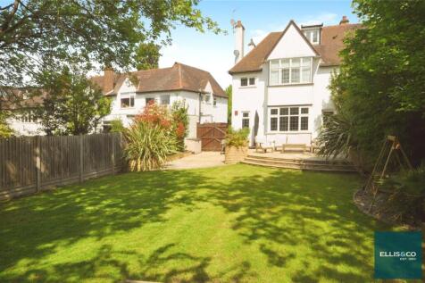 4 bedroom semi-detached house for sale
