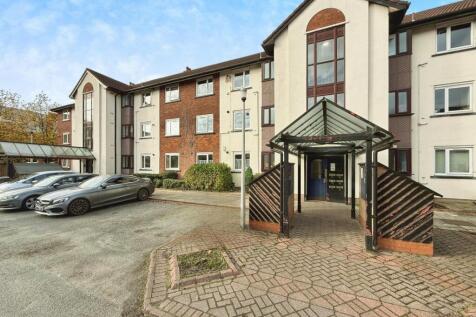 Reeves Court, Canterbury Gardens... 3 bed flat for sale