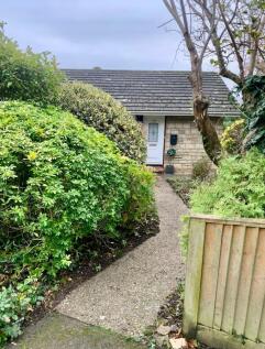 Cockney Hill, Tilehurst, Reading... 4 bed bungalow for sale