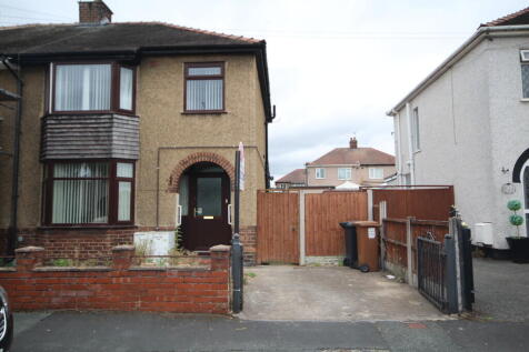 Connaught Avenue, Shotton, Deeside 3 bed semi