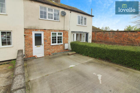 Eastfield Road, Louth LN11 2 bed terraced house for sale