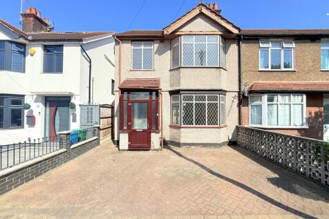 3 bedroom end of terrace house for sale