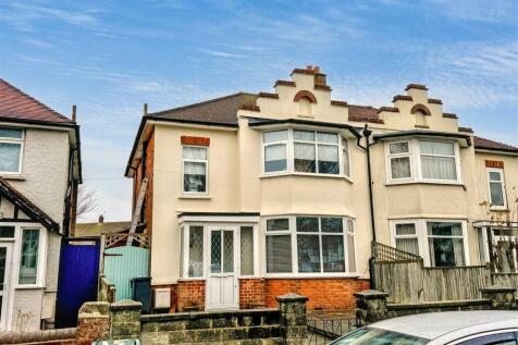 Fitzmaurice Avenue, Eastbourne 3 bed semi