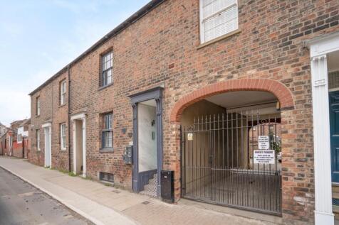 4 bedroom terraced house for sale