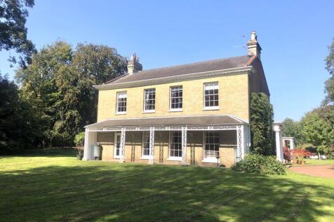 6 bedroom country house for sale