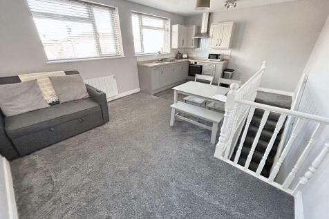 6 bedroom block of apartments for sale