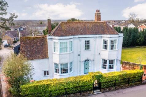 5 bedroom detached house for sale